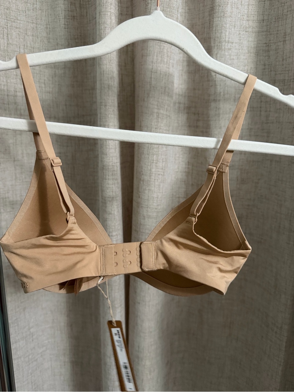 SKIMS wireless form super pushup Seamless Light Tan Bra - Picture 3 of 5